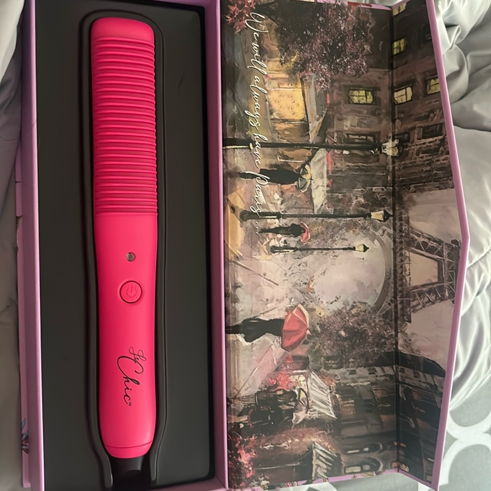 NWT Tres Chic Ionic comb straightening brush